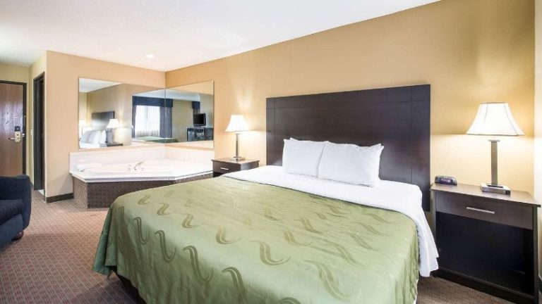 Quality Inn & Suites, Menomonie