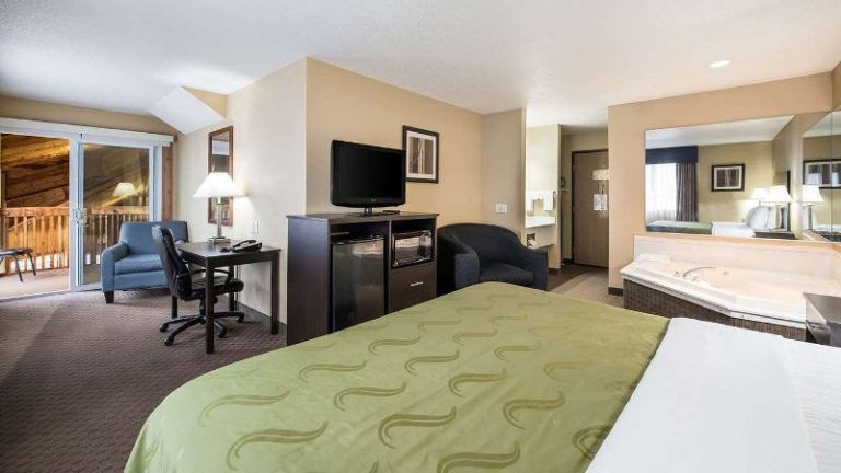 Quality Inn & Suites, Menomonie