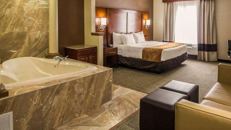 Quality Suites NYC Gateway, North Bergen, New Jersey