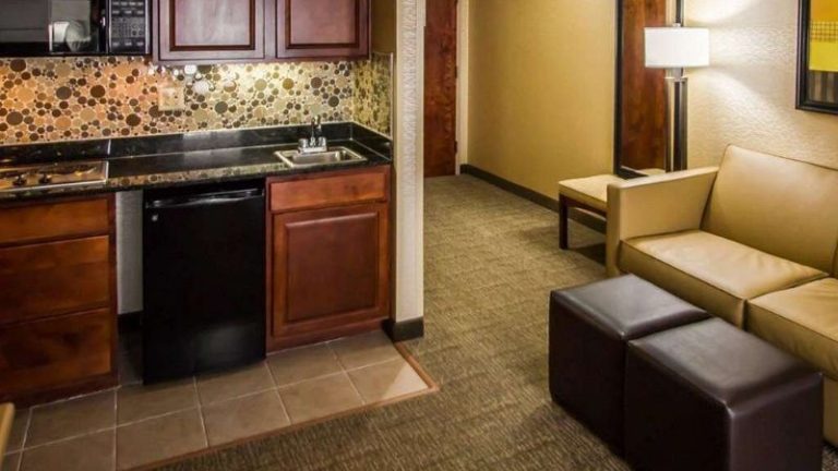 Quality Suites NYC Gateway, North Bergen, New Jersey