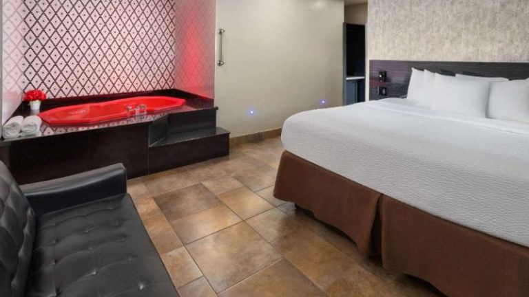Ramada by Wyndham Bronx, New York
