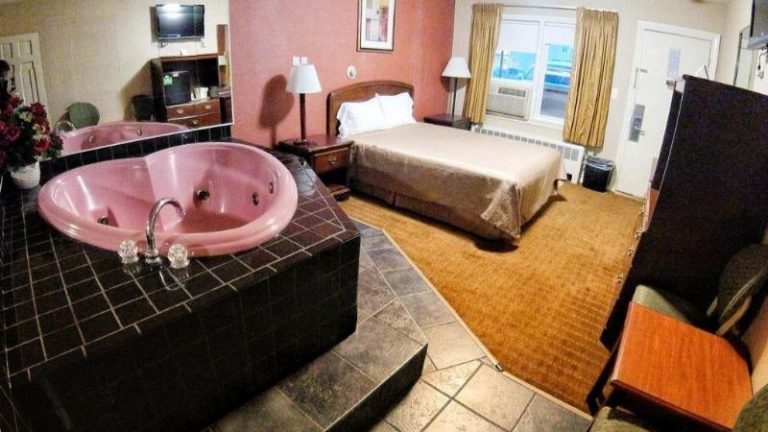 Red Carpet Inn West Springfield