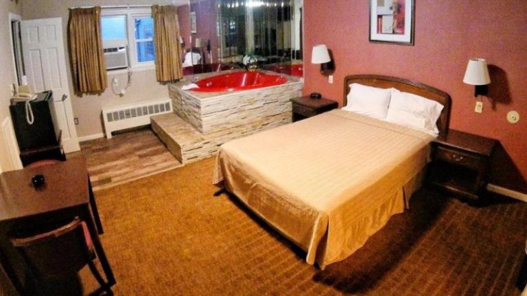 Red Carpet Inn West Springfield
