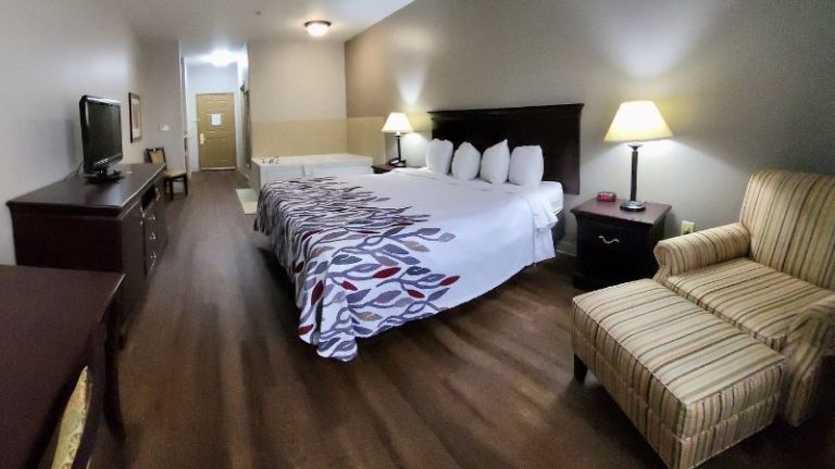 Red Roof Inn & Suites Midland
