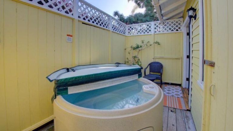 Secret Garden Inn & Cottages