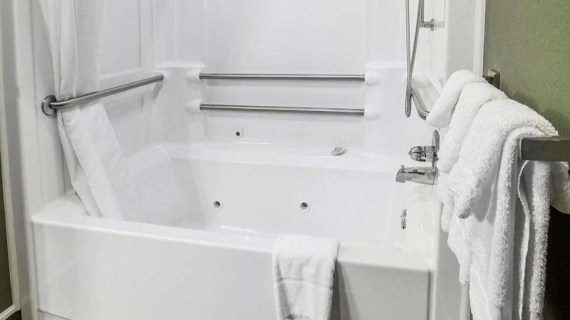 Sleep Inn & Suites Queensbury – Lake George