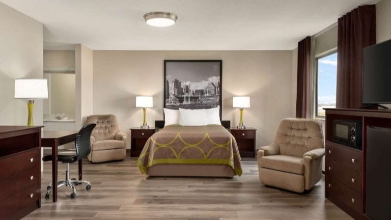 Super 8 by Wyndham Bethany MO