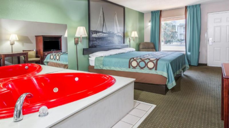 Super 8 by Wyndham Marianna, Florida