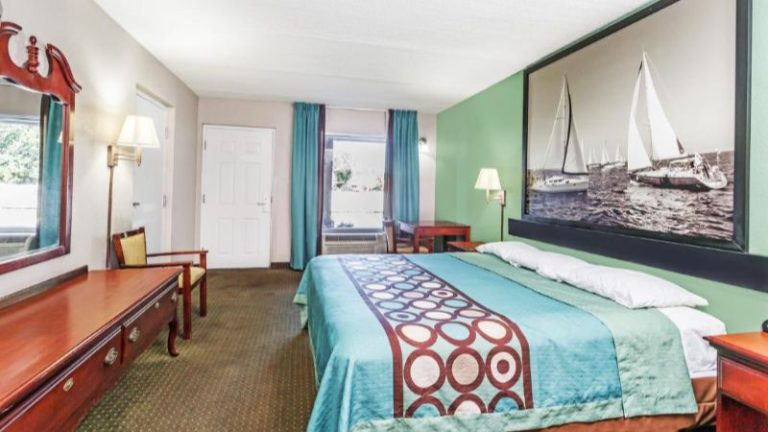 Super 8 by Wyndham Marianna, Florida