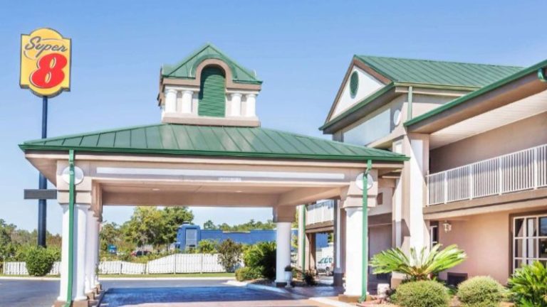 Super 8 by Wyndham Marianna, Florida