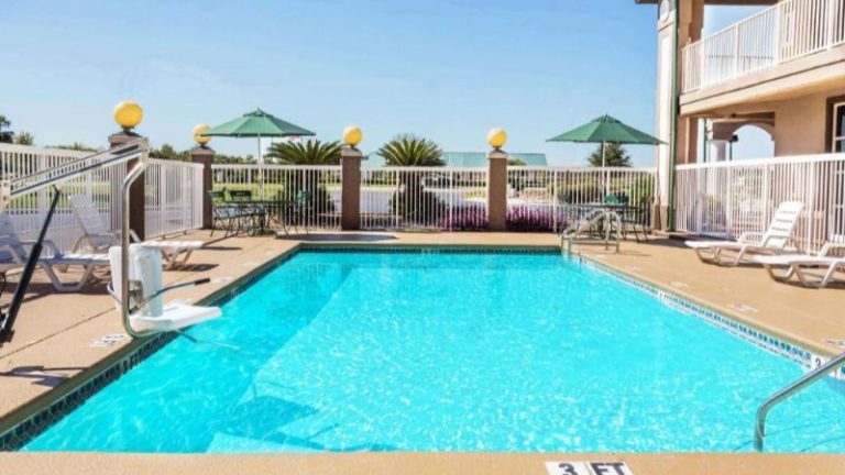 Super 8 by Wyndham Marianna, Florida