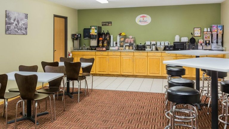 Super 8 by Wyndham Sioux Falls