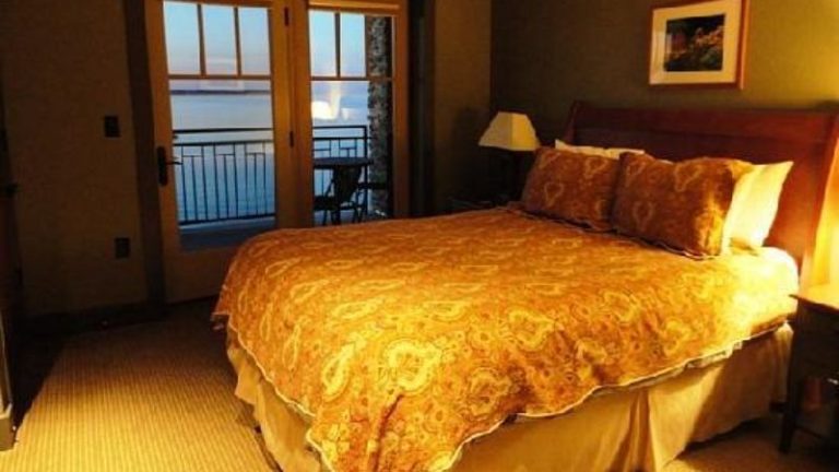 Tamarack Lodge