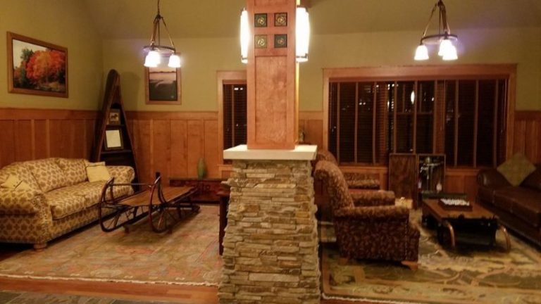 Tamarack Lodge