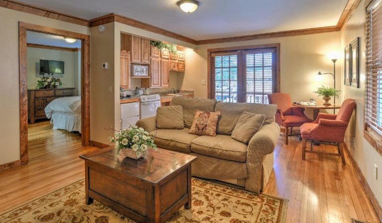 The Village Inns of Blowing Rock: Village Inn