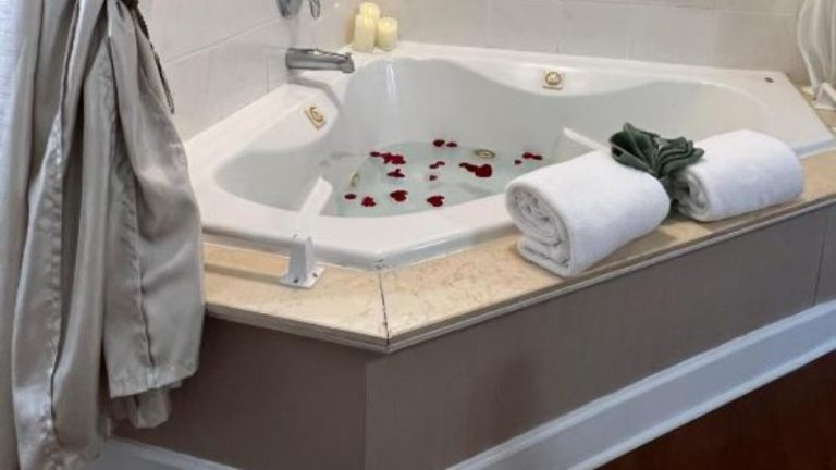 Victorian House Bed & Breakfast
