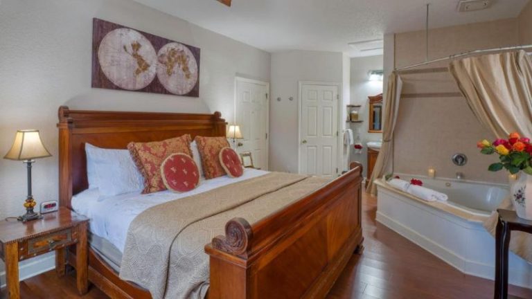 Victorian House Bed & Breakfast
