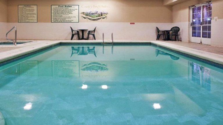 Country Inn & Suites by Radisson, Helen, GA