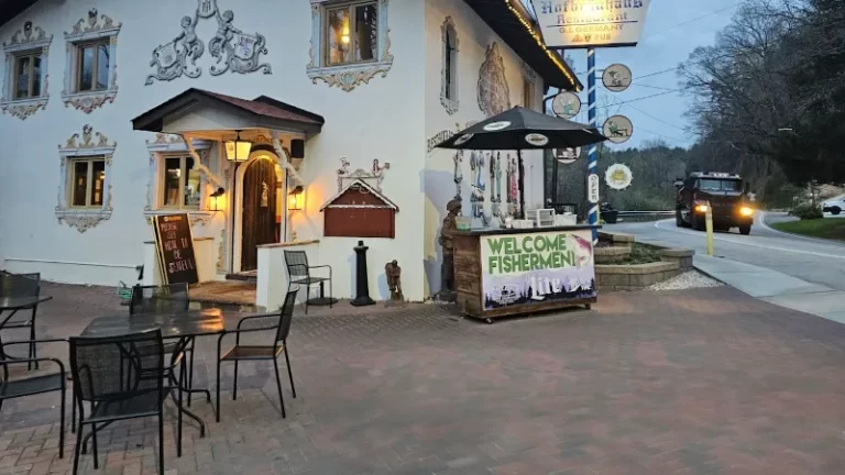 Hofbrau Riverfront Hotel