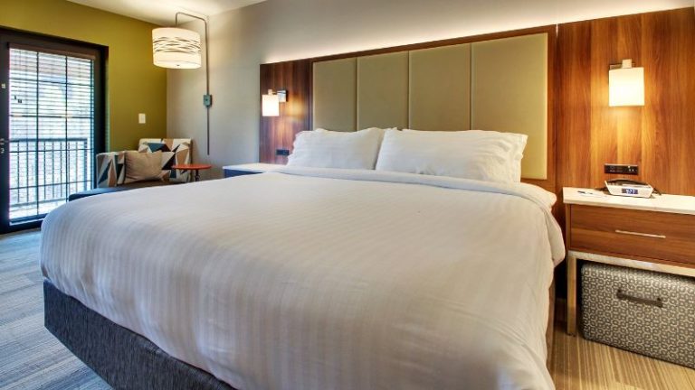 Holiday Inn Express & Suites Helen