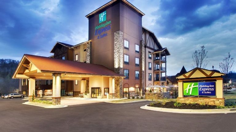 Holiday Inn Express & Suites Helen