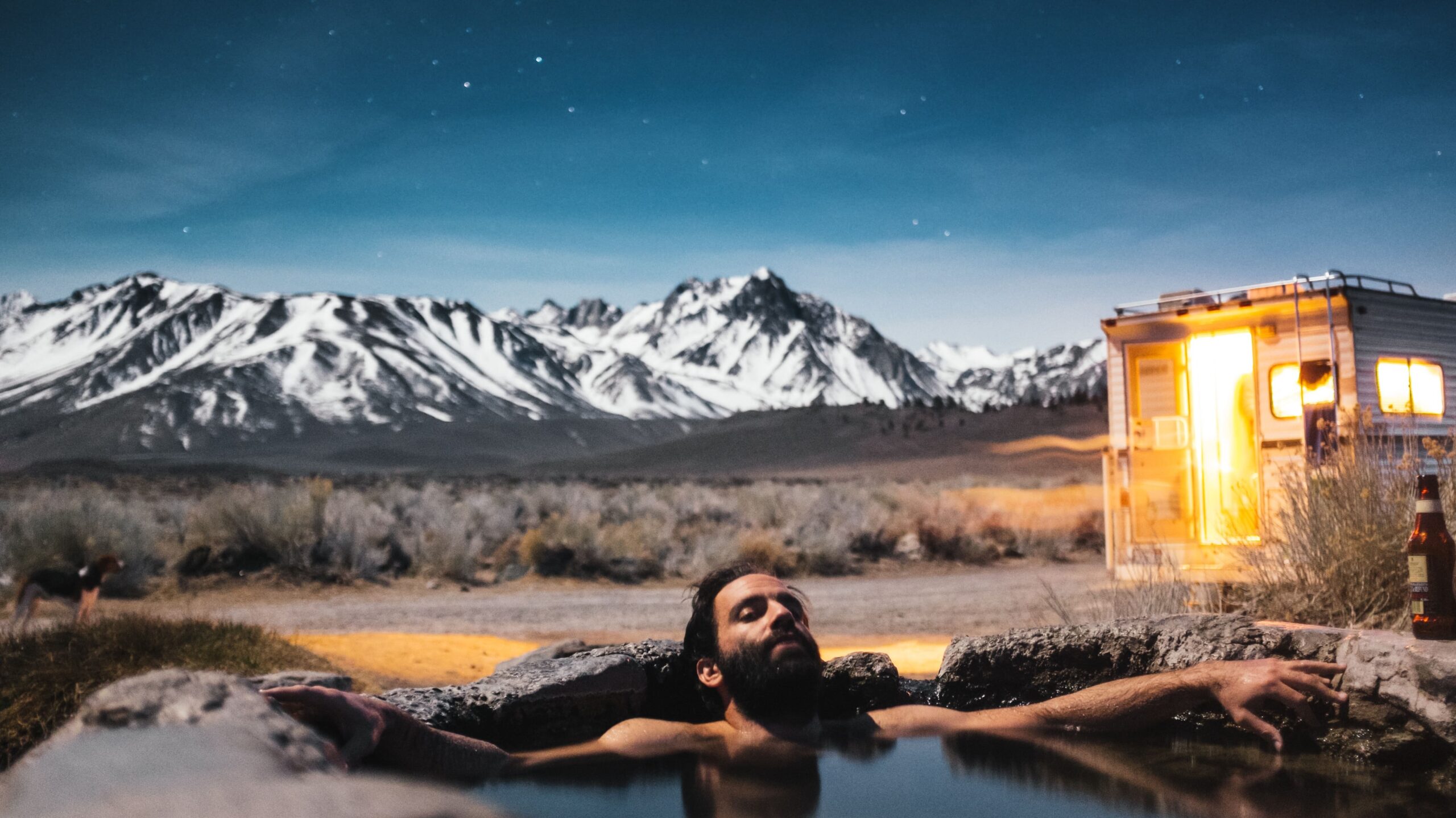 outdoor jacuzzi