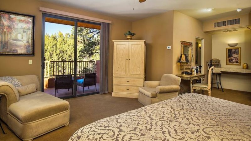 Alma de Sedona Inn Bed & Breakfast, room with private jacuzzi, photo 4