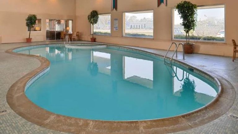 Americas Best Value Inn & Suites St. Cloud