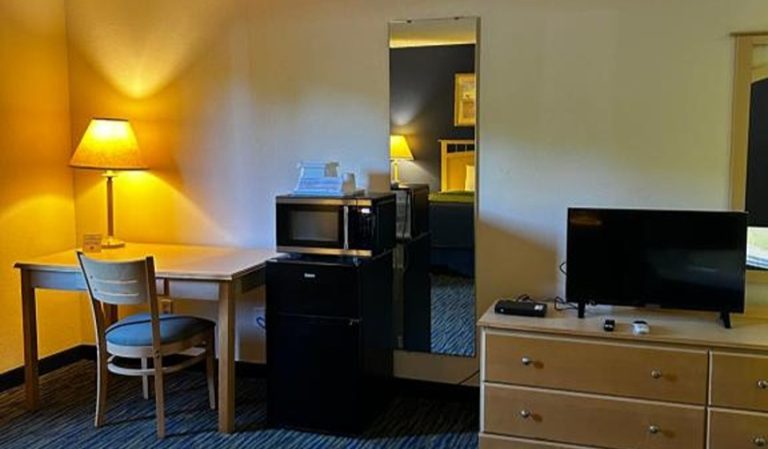 Ameristay Inn & Suites