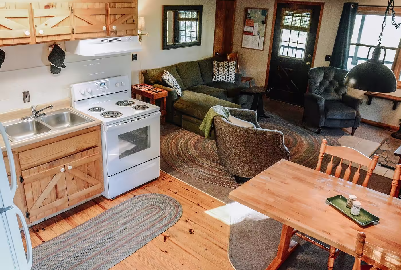 Arkansas White River Cabins, cabin with a private hot tub, photo 4