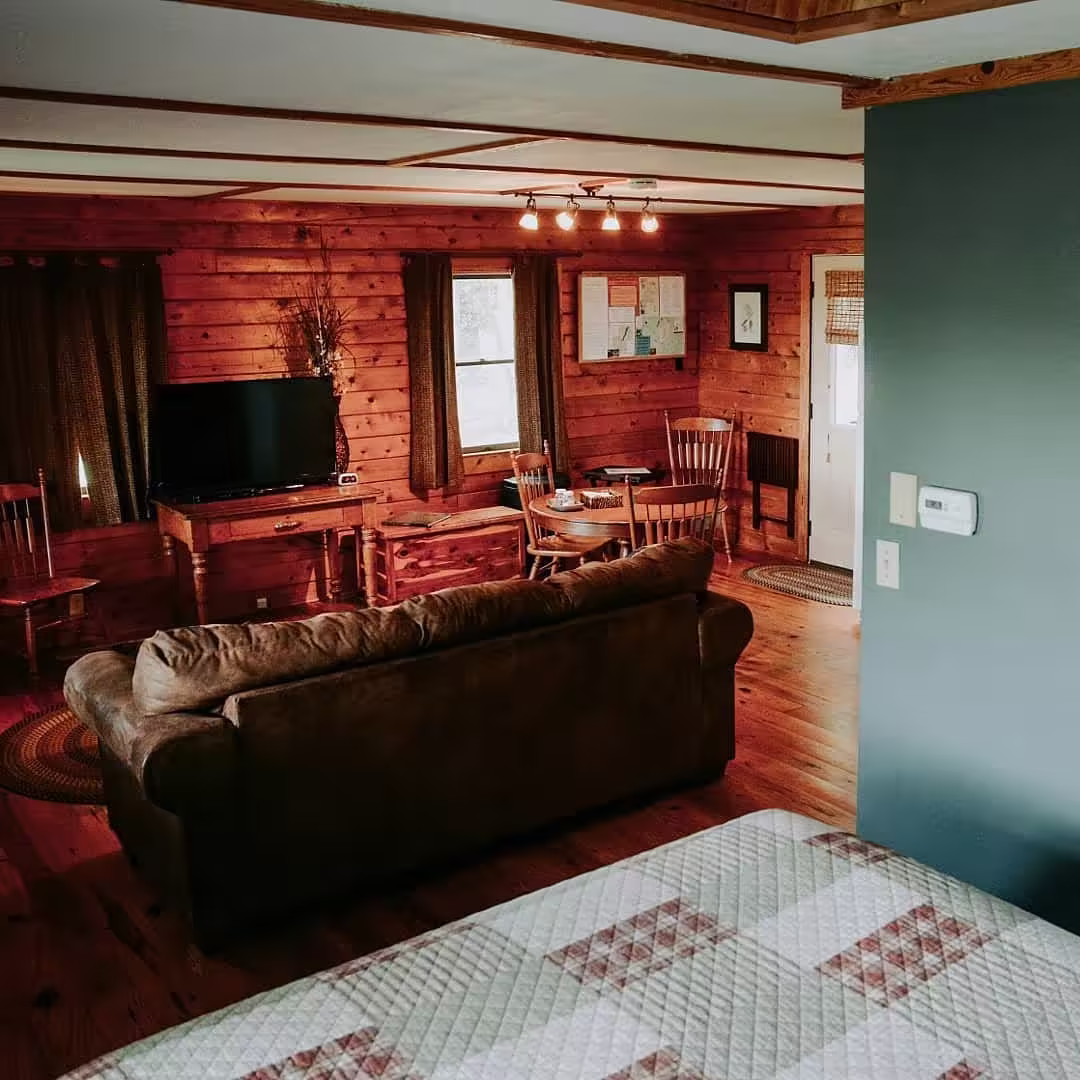 Arkansas White River Cabins, cabin with a private hot tub, photo 6