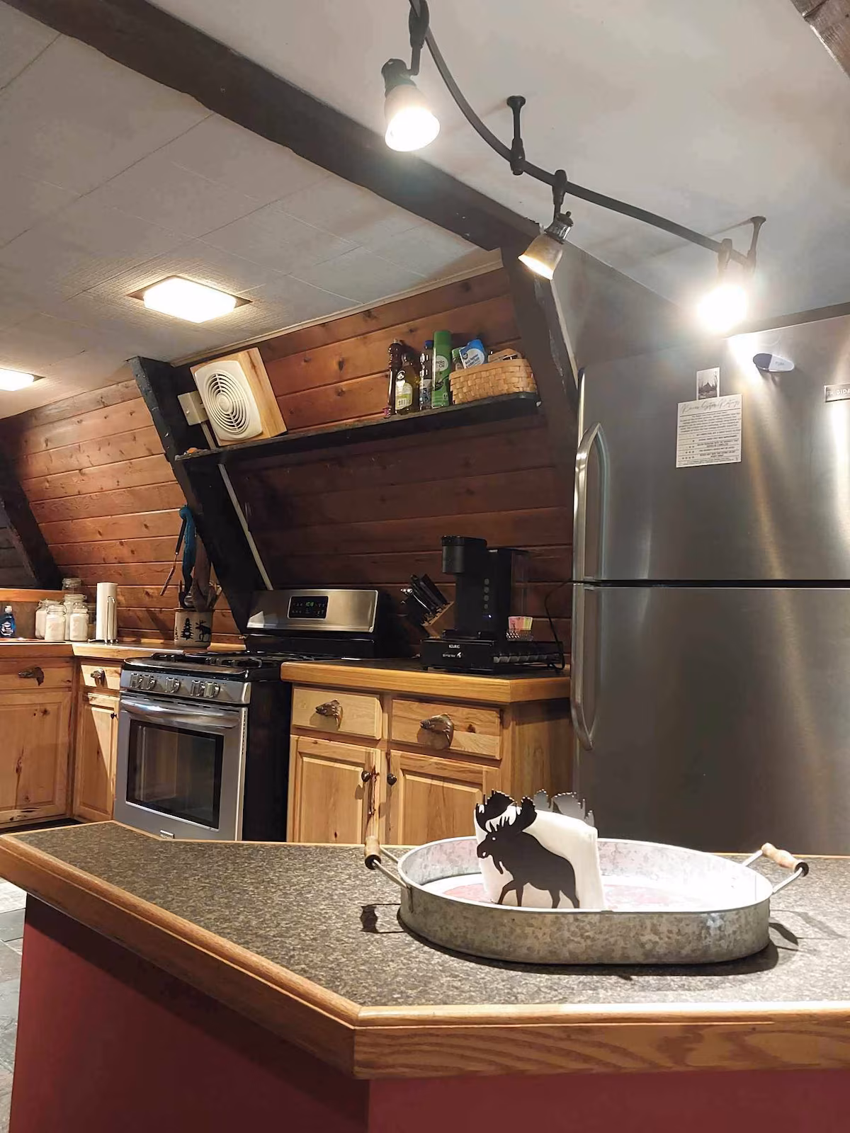 Arrowhead Cabin, cabin with a private hot tub, photo 2