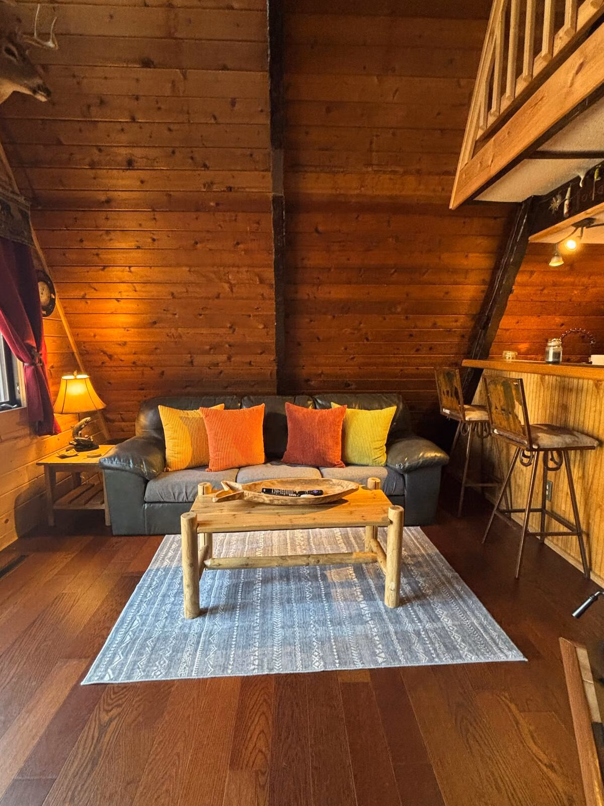 Arrowhead Cabin, cabin with a private hot tub, photo 3
