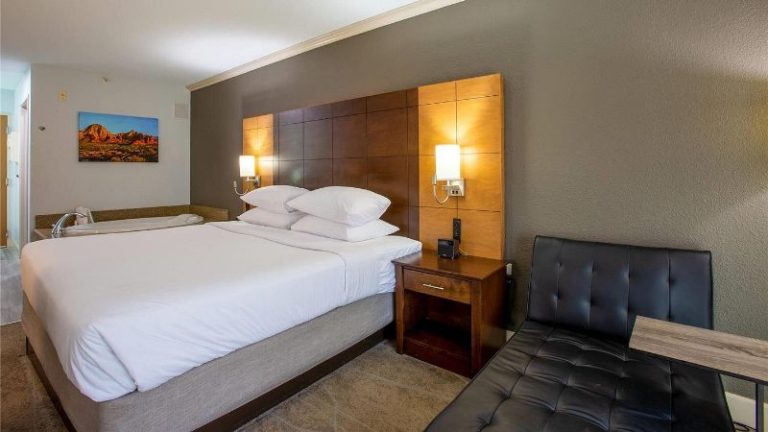 Arroyo Pinion Hotel, Ascend Hotel Collection