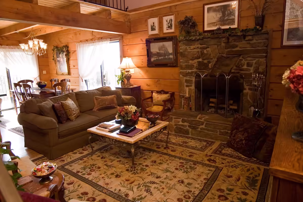Azalea Falls Cabin, cabin with a private hot tub, photo 7
