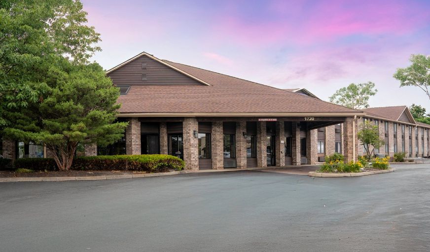 Baymont by Wyndham Delaware, room with private jacuzzi, photo 6