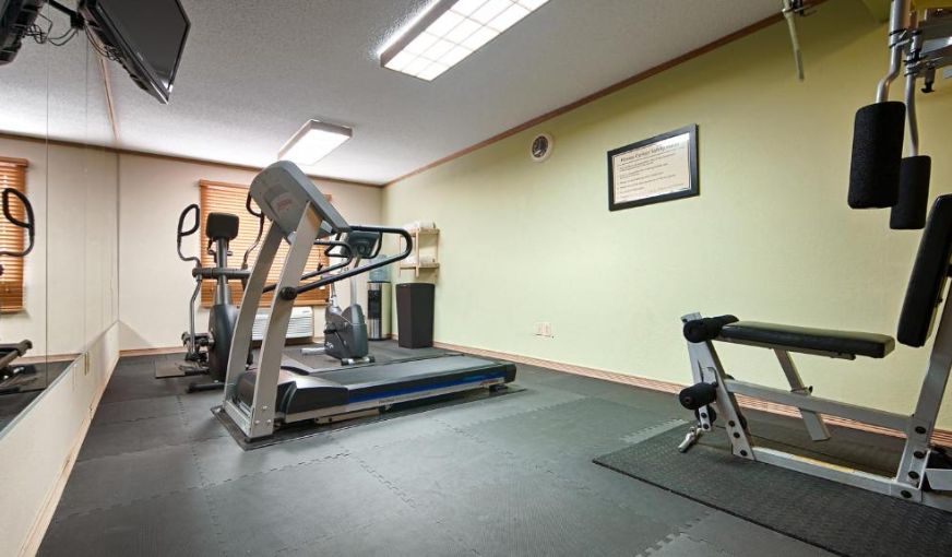 Baymont by Wyndham Delaware, room with private jacuzzi, photo 8