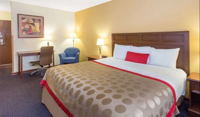 Baymont by Wyndham Waukesha