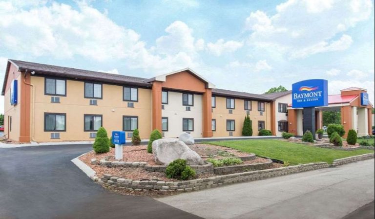 Baymont by Wyndham Waukesha
