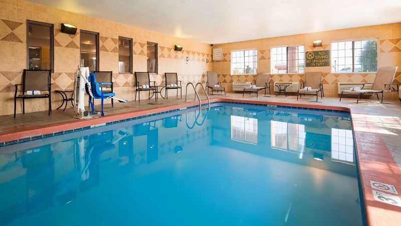 Best Western J. C. Inn, room with private jacuzzi, photo 4