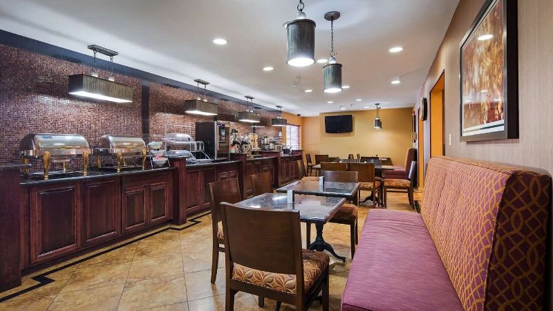 Best Western J. C. Inn, room with private jacuzzi, photo 5