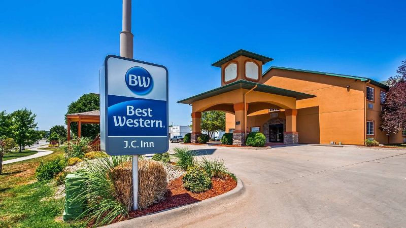 Best Western J. C. Inn, room with private jacuzzi, photo 6