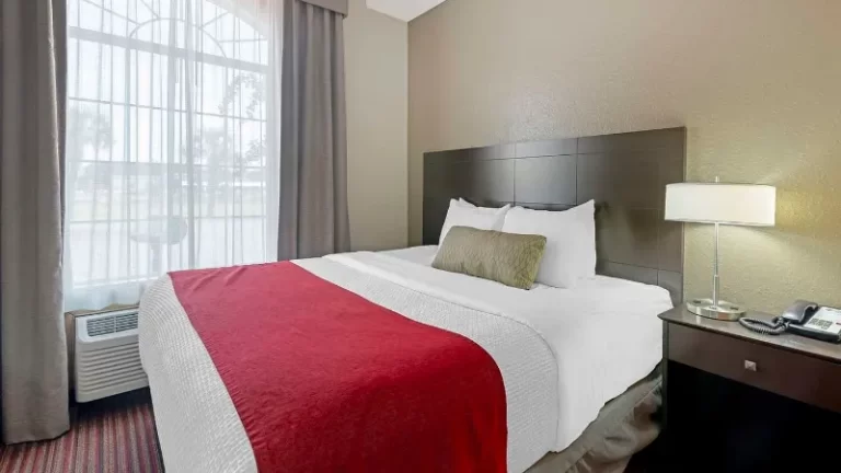 Best Western Plus Bradbury Inn & Suites