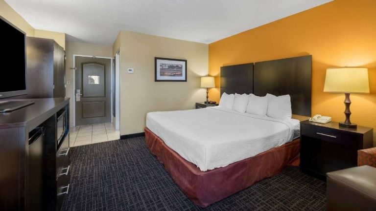 Best Western Plus North Platte Inn & Suites