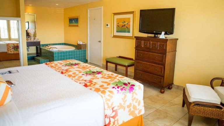 Best Western Plus Yacht Harbor Inn