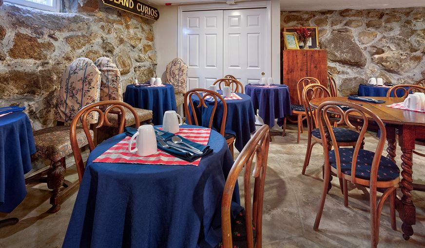 Blue Dory Inn, room with private jacuzzi, photo 7