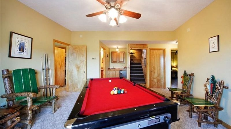 Can-U-Canoe Riverview Cabins, cabin with a private hot tub, photo 6