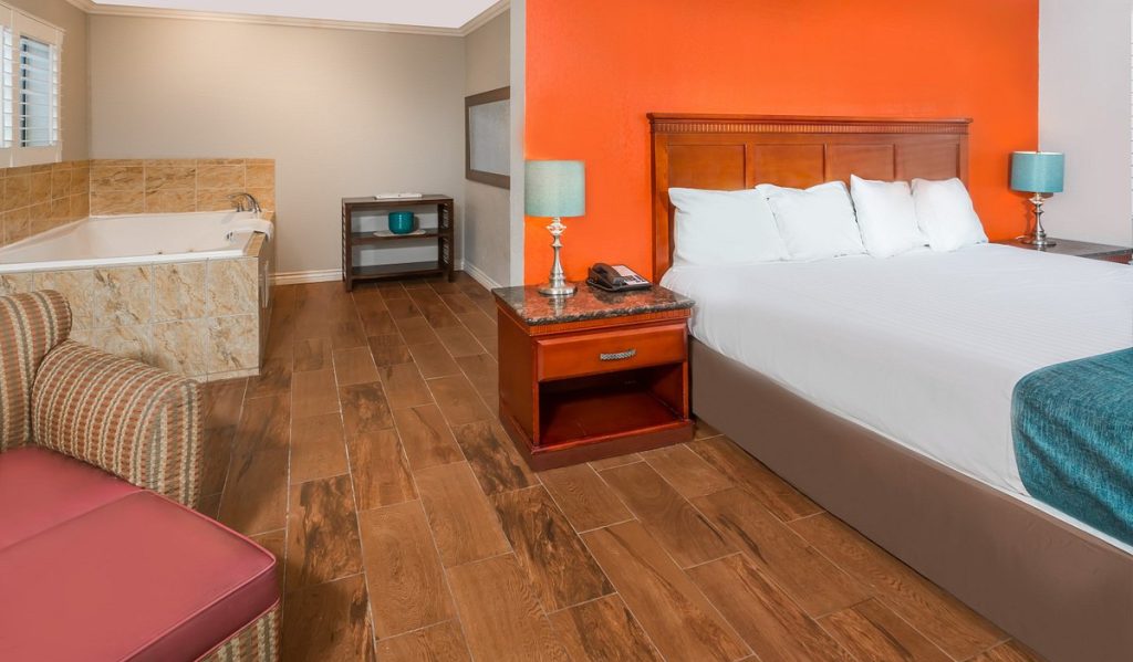 Casa Blanca Hotel & Suites