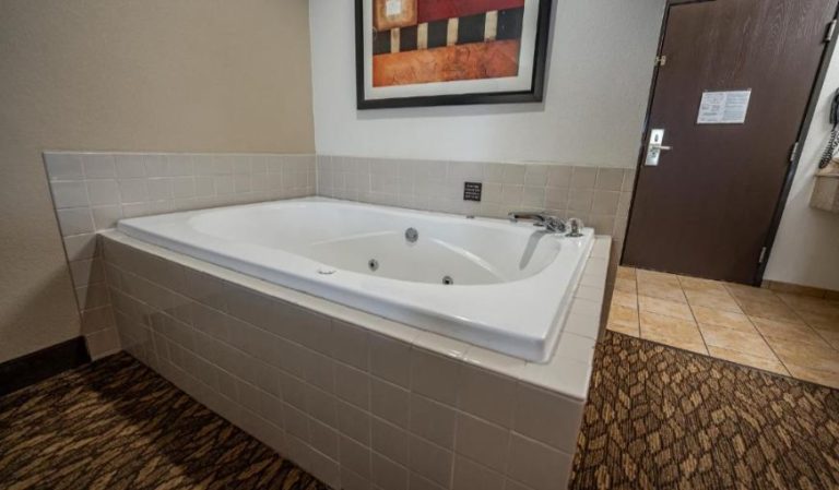 Christopher Inn and Suites