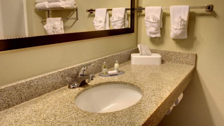 Cobblestone Inn & Suites – Hartington